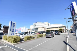 坂出市立病院まで徒歩8分、650ｍ
