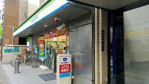 ファミリーマート 二官橋通り店まで徒歩6分、450m