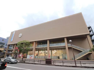 きりしま国分 山形屋まで車で7分、2.2km