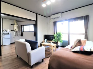 開放感抜群です　エアコン付きで温度調節ができて　１年を通して快適な温度でお過ごしいただけます。