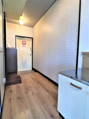 玄関も広々としています