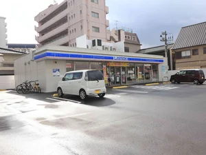 ローソン 鹿児島南林寺町店まで徒歩2分、120m