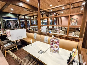 Caféレストラン ガスト 鹿児島城南店まで徒歩3分、190m