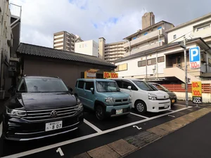 システムパーク甲突町 駐車場まで徒歩7分、500m