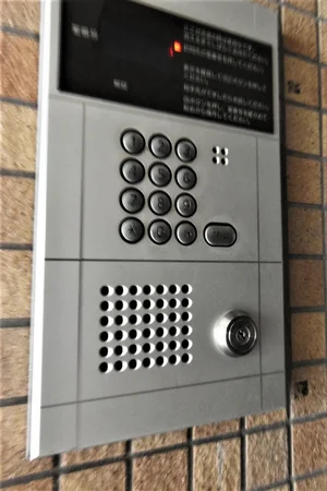 オートロック付　鍵にて解錠可能！