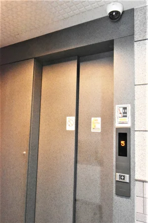 エレベーター付き　荷物が重い時楽々階移動できて便利♪