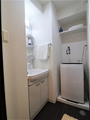 室内洗濯機で　コインランドリー不要！洗濯洗剤もあり　いつもきれいな衣類で生活を！