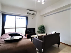 エアコン付き！　室内の温度を適切に保っていただけるので　夏場・冬場問わず快適にお過ごしいただけます。