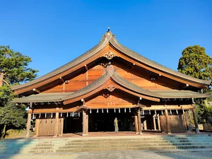 富山県護国神社まで徒歩5分