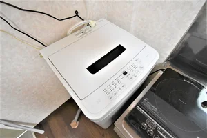【洗濯機画像】ホテルと違い洗濯機がある生活は良いですね♪7日以上の利用なら富山市ウィークリーマンションをご利用下さい★洗濯洗剤も完備‼