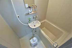バスルーム画像です♪富山市ウィークリーマンションでは、お風呂用の椅子もあるのでごゆっくりと快適にご利用いただけます★