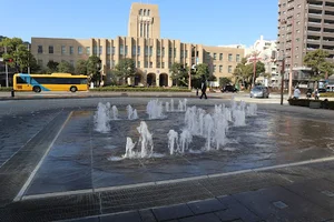 鹿児島市役所まで徒歩18分、1.3km