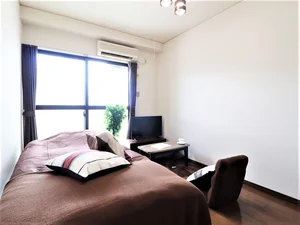 ティッシュや時計・リセッシュなども取り揃えている御部屋！