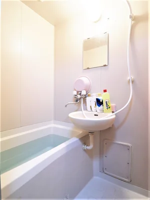 シャンプー・コンディショナー・ボディーソープなど備品あり！