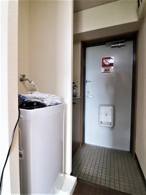 洗濯機置き場で衣類など洗濯も可能！　毎日清潔にお過ごしいただけます。