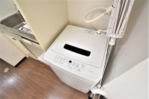 【洗濯機画像】ホテルと違い洗濯機がある生活は良いですね♪7日以上の利用なら富山駅前ウィークリーマンションをご利用下さい★洗濯洗剤も完備‼