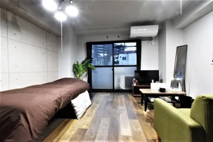 ティッシュや時計・リセッシュなどあり！　あると嬉しい備品類がそろっています。