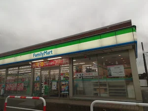 ファミリーマート 富山西インター店まで車で3分