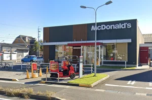 マクドナルド 桑名並木通り店まで車で7分、2.5km。