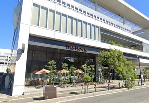 タリーズコーヒー くわなメディアライヴ店まで徒歩6分、450m。