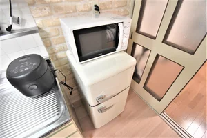 冷蔵庫も完備なので自炊や料理に最適♪長期の出張にお勧め★富山市ウィークリーマンションの人気物件♪【格安】