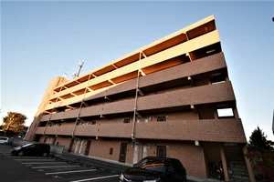 【外観画像】富山駅前ウィークリーマンションは長期滞在に適しており、キッチン備品や洗濯機などの設備が完備。ホテルよりも割安で、旅行、転勤や長期出張、一時的な滞在先にオススメです♪