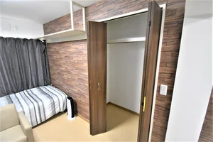 【収納画像】富山市ウィークリーマンションの特徴は7日以上の短期、中期滞在だけでなく、富山市エリアで1ヶ月以上、半年以上の長期にも適した部屋作りとなってます。