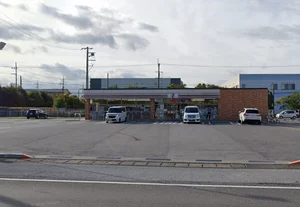 ★セブン-イレブン 長浜神照町店まで車で7分、2.9km。