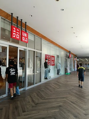 ユニクロ ブランチ大津京店まで徒歩7分