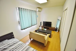 弊社の滋賀県長浜市ウィークリーマンションおよび滋賀県長浜市マンスリーマンションでは、ご利用いただく際に必要な家具や家電製品に加え、様々な備品を完備しております。これにより、ご利用当日から快適にお過ごしいただけるように配慮しております。