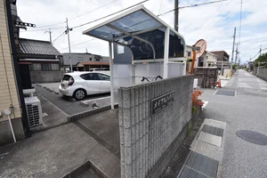 【駐輪場画像】滋賀県長浜市ウィークリーマンションでは一部レンタル自転車も対応してます。詳細は滋賀県長浜市ウィークリーマンションHPからお問い合わせ下さい♪