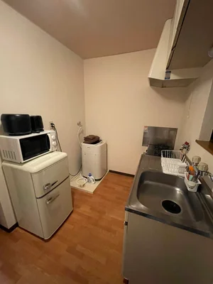 【キッチン画像】滋賀彦根市ウィークリーマンション♪冷蔵庫、電子レンジ、炊飯器、ケトル、調理器具や食器類もご用意しております(^^♪