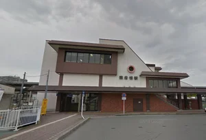 JR南彦根駅まで車で8分、2.9kｍ。