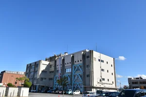 近江八幡市役所まで徒歩8分、650ｍ。