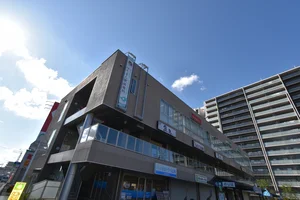 近江焼肉ホルモンすだく近江八幡駅前店まで徒歩9分、650ｍ。