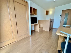 のマンスリーマンション・ウィークリーマンション「レオパレス緑嶺 204(No.487383)」メイン画像