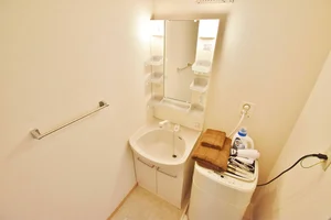 【設備画像】洗濯機や、洗濯用洗剤もご用意しております♪うれしい独立洗面台付き◎！滋賀県愛知郡ウィークリーマンションの標準設備となります。