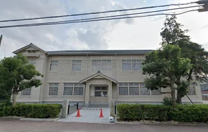 近江上布伝統産業会館まで徒歩8分、700ｍ。