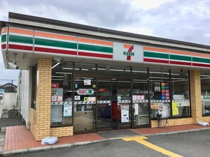 セブン-イレブン 彦根大堀町店まで車で8分。