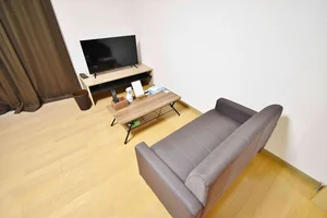 大きなテレビにソファーもございますので、ごゆっくりお過ごしいただけます♪