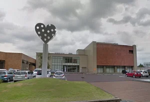 鯖江市まなべの館まで徒歩17分、1.3kｍ。