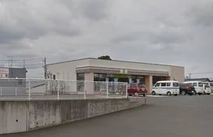 セブン-イレブン 鯖江北野町１丁目店まで徒歩5分、350ｍ。