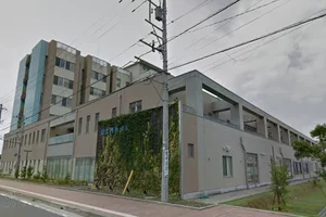 公立丹南病院まで徒歩12分、900ｍ。