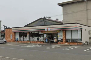 セブン-イレブン 東鯖江2丁目店まで徒歩10分、750m。