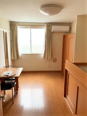 山梨県のマンスリーマンション・ウィークリーマンション「レオパレスレナールいさわ　Ⅱ 107(No.488739)」メイン画像