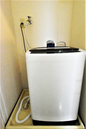 室内洗濯機がり　室内で　洗濯物も室内物干しもあり干せます！