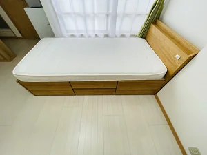 シングルサイズのベッドになります★収納付き♪♪