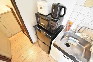 冷蔵庫・電子レンジ・炊飯器・ケトルを常備設置しております(^^)/