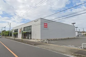 ユニクロ 福井運動公園前店まで車で9分、3.4km。
