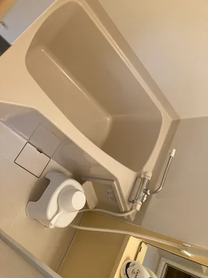 シャンプーやリンス、ボディソープ、バスマジックリンも完備です☆掃除用のスポンジもご用意しております